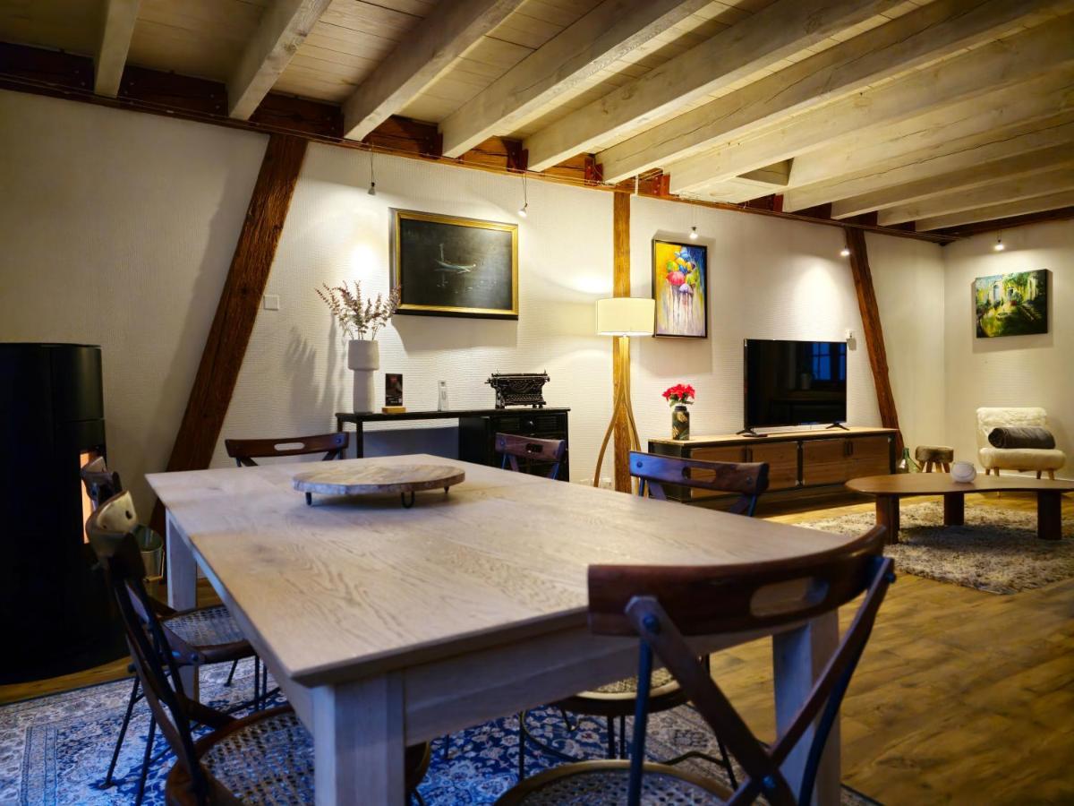La Maison Rouge Au Coeur De La Ville. รีควีร์ ภายนอก รูปภาพ