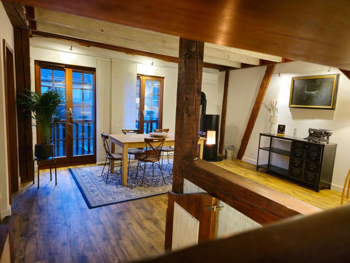 La Maison Rouge Au Coeur De La Ville. รีควีร์ ภายนอก รูปภาพ